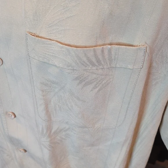 Tommy Bahama Light Cream Casual Button Down Shirt, Silk And Linen, Medium - Picture 3 of 10